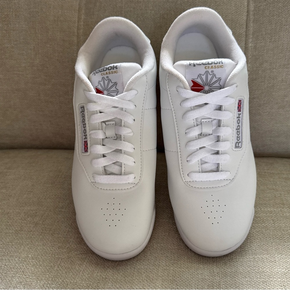 Reebok Classic White leather Sneakers women size 7